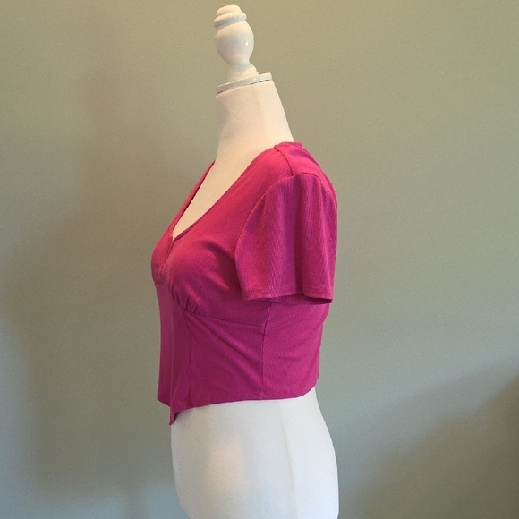 Madden NYC Pink Ribbed Cropped Short Sleeve Top V-point Hem Junior Size XL - Picture 5 of 10
